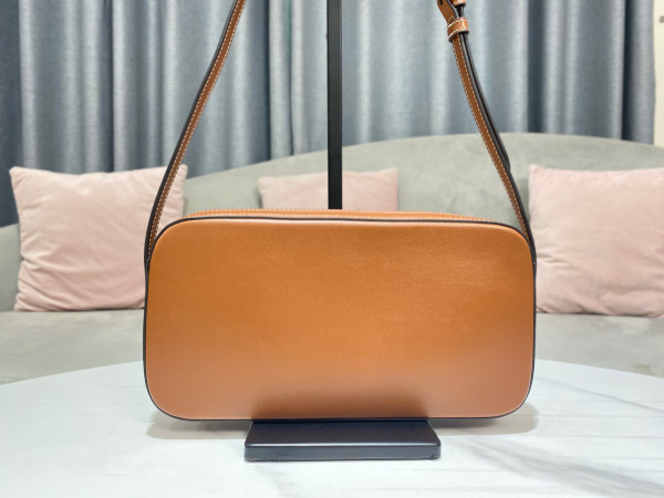 Ce**e mini camera shoulder bag