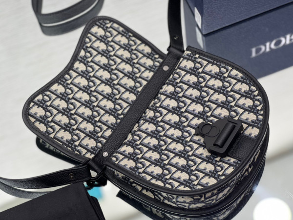 D*or gallop bag