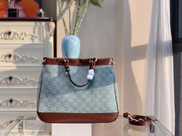 G*u*i tote bag