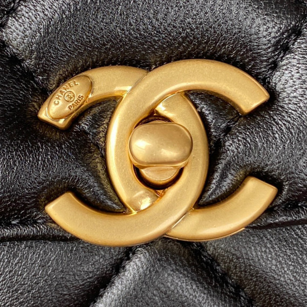 CL SMALL FLAP BAG