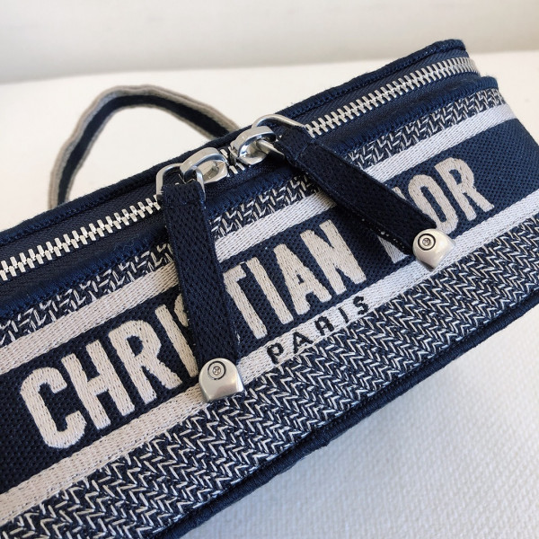 D*or D*ortravel vanity case