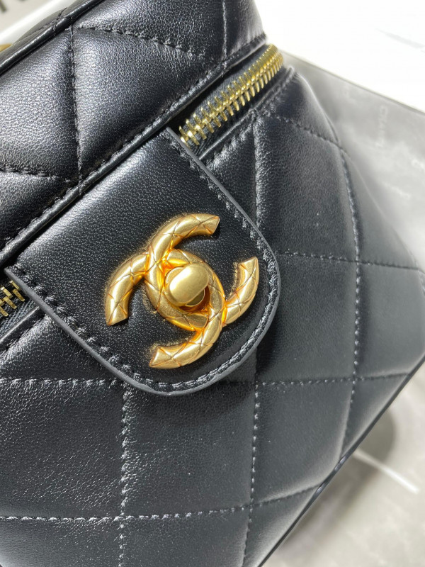 CL VANITY CASE