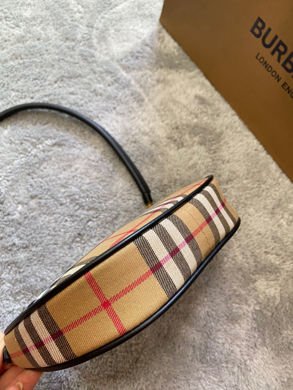 B**rry olympia pouch