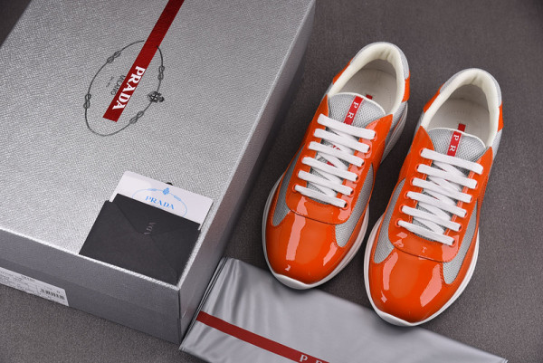 Pra*a sneaker