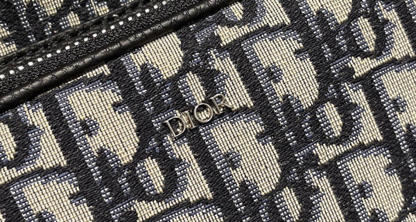 D*or sling bag