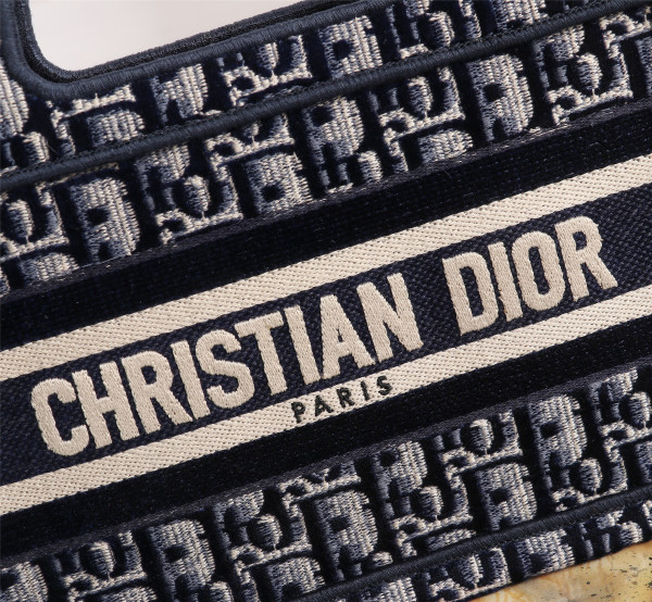 mini D*or book tote