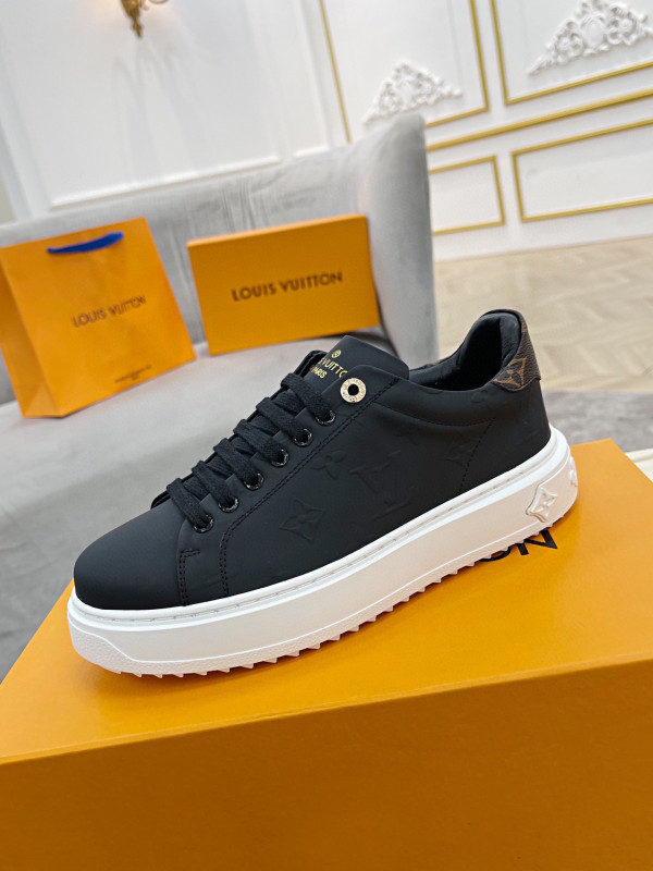 l**is V*t*n women"s time out sneaker