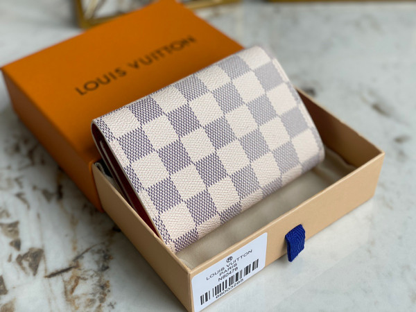 l**is V*t*n victorine wallet