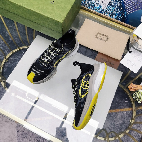 G*u*i run sneaker