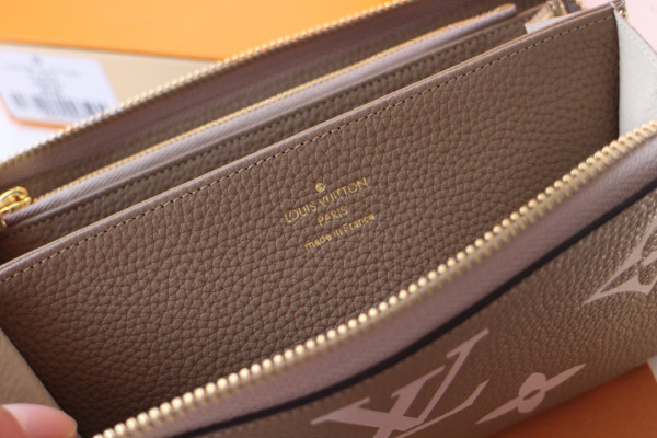 l**is V*t*n zippy wallet