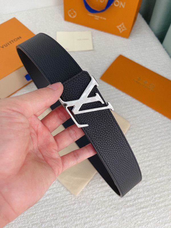 l**is V*t*n belt
