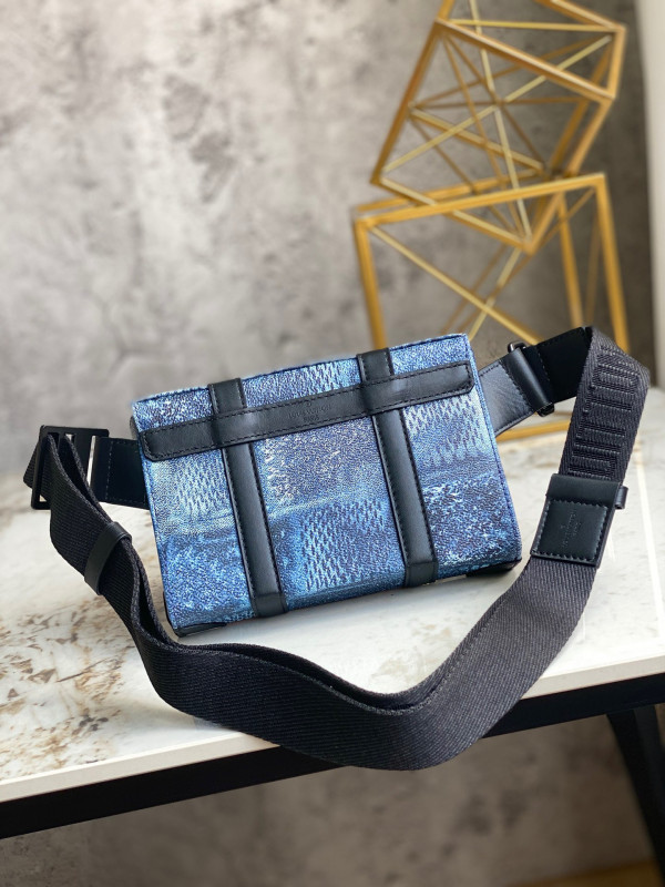 l**is V*t*n trunk slingbag