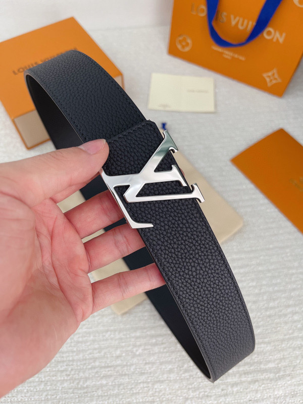 l**is V*t*n belt