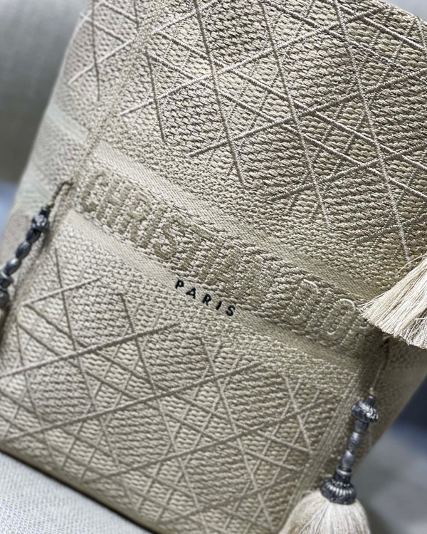 D*or d-bubble bucket bag