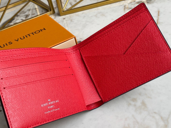 l**is V*t*n multiple wallet