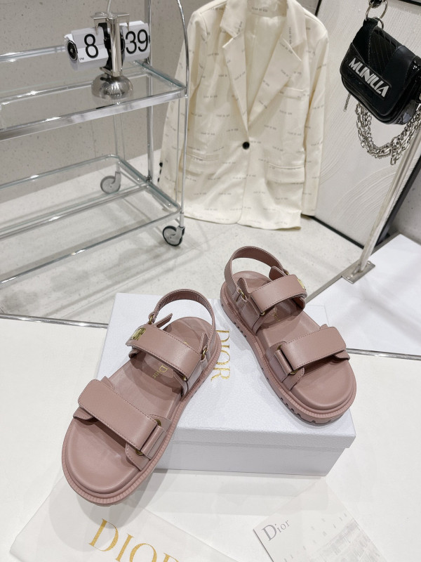 D*oract sandal