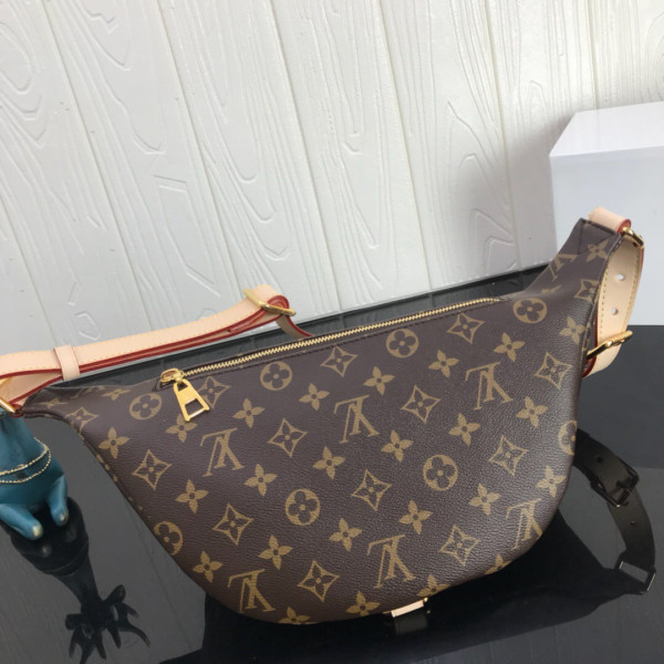 l**is V*t*n bumbag