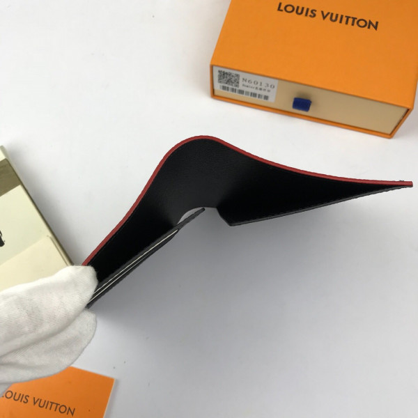 l**is V*t*n passport cover