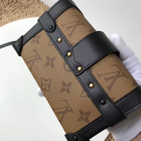 l**is V*t*n trunk clutch petite malle