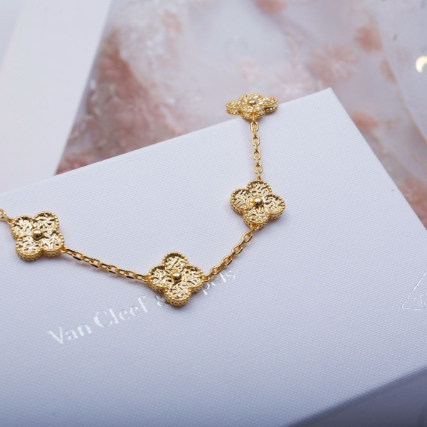 Van Cleef & Arpels Perlée BRACELET