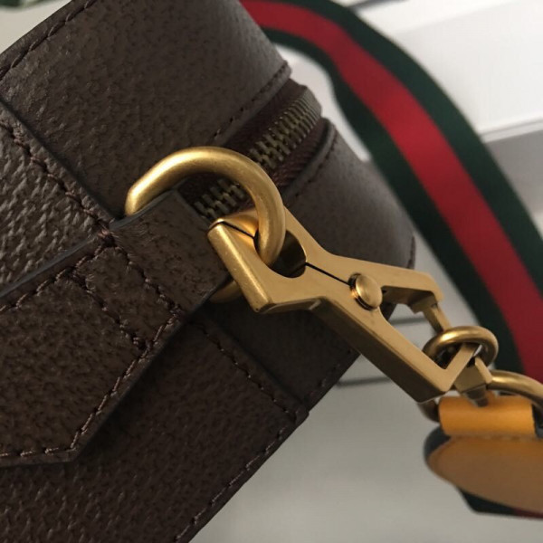 G*u*i gg messenger bag