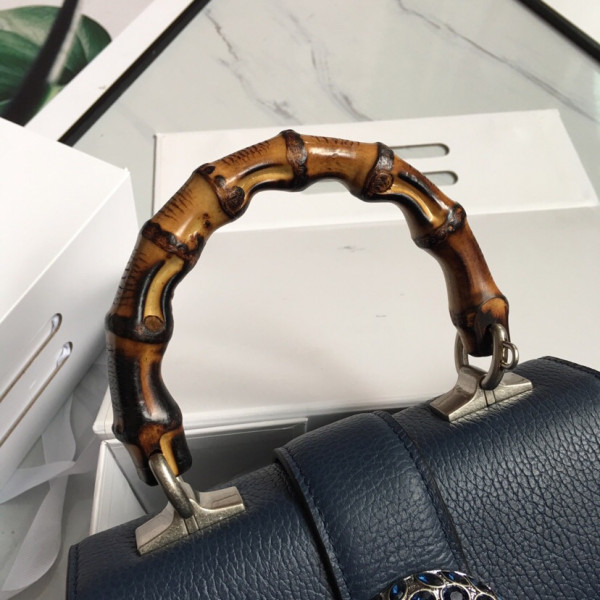 G*u*i bamboo bag