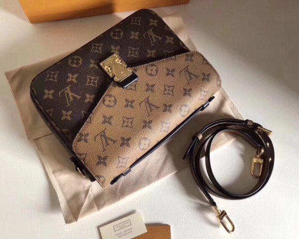 l**is V*t*n pochette metis