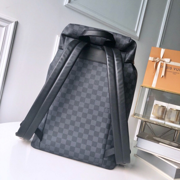 l**is V*t*n backpack