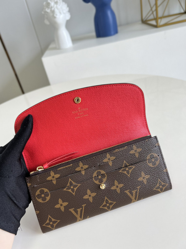 l**is V*t*n emilie wallet