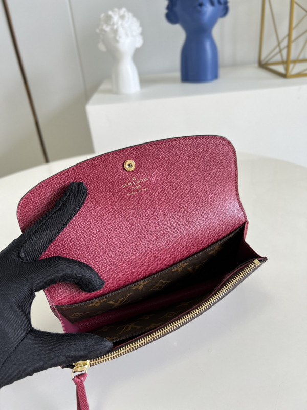 l**is V*t*n emilie wallet