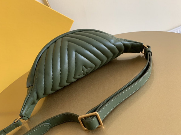 l**is V*t*n new wave bumbag