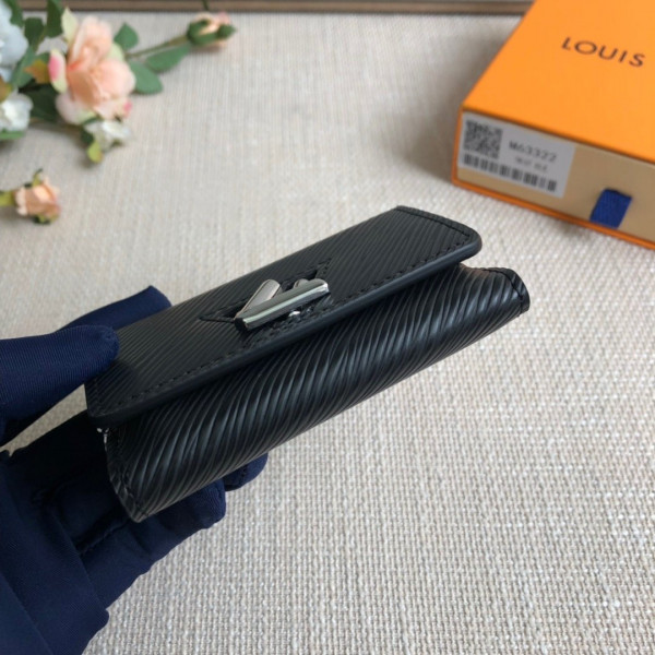 l**is V*t*n twist wallet