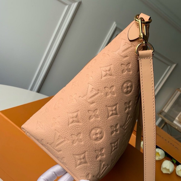 l**is V*t*n v tote mm