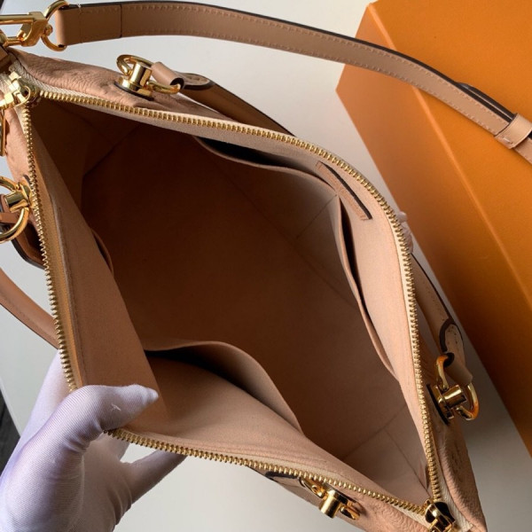 l**is V*t*n v tote mm