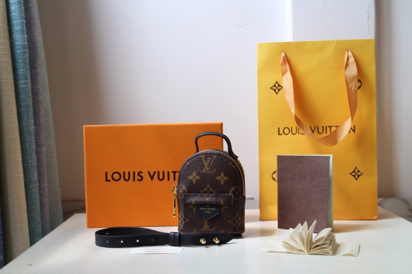 l**is V*t*n wrist bag