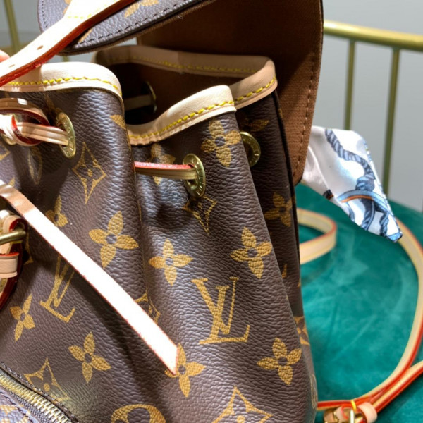 l**is V*t*n backpack
