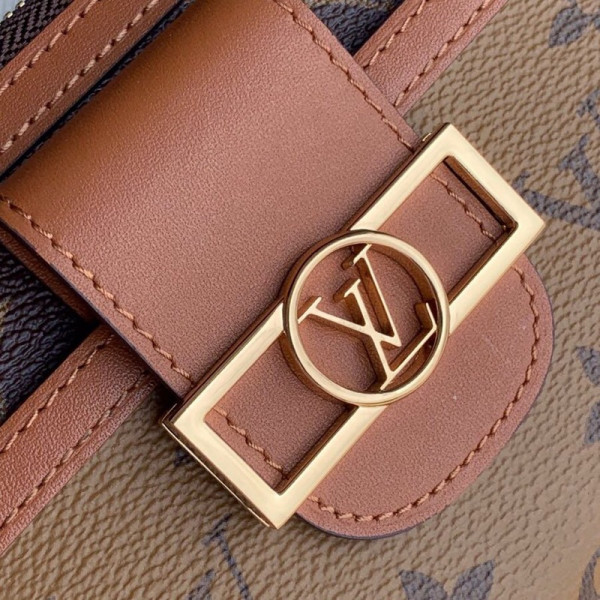 l**is V*t*n dauphine wallet