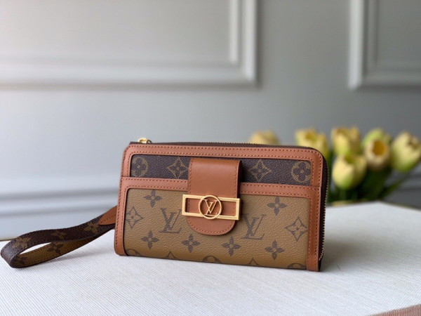 l**is V*t*n dauphine wallet