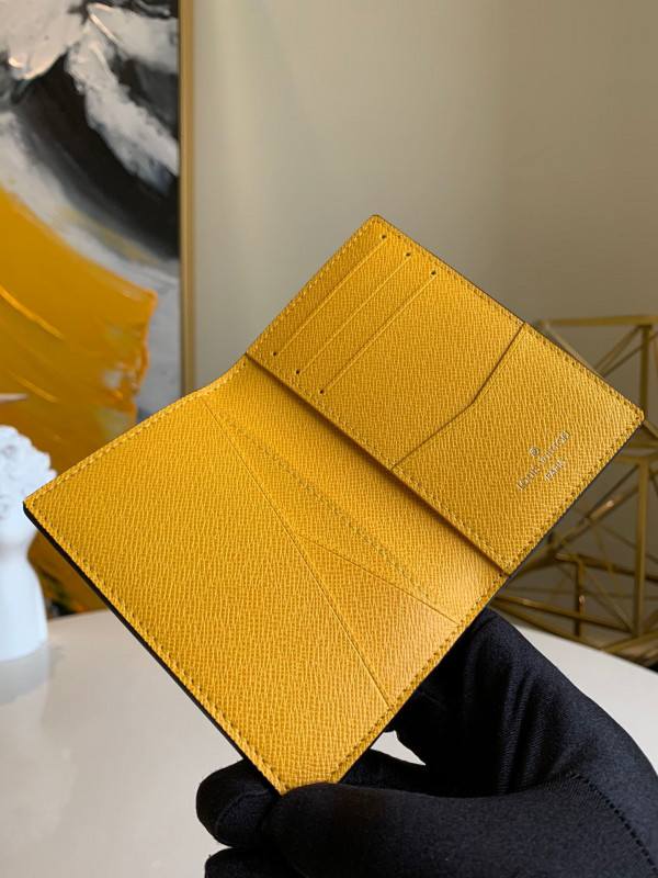 l**is V*t*n pocket organizer