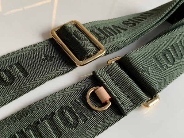 l**is V*t*n strap