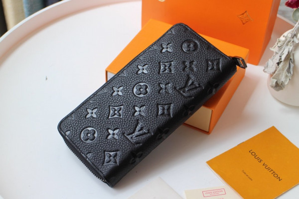l**is V*t*n zippy wallet
