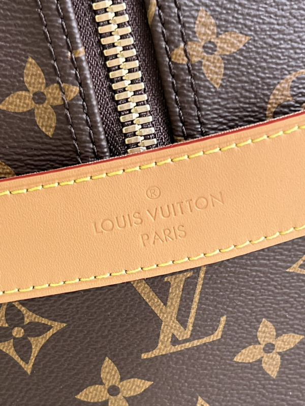 l**is V*t*n carryall
