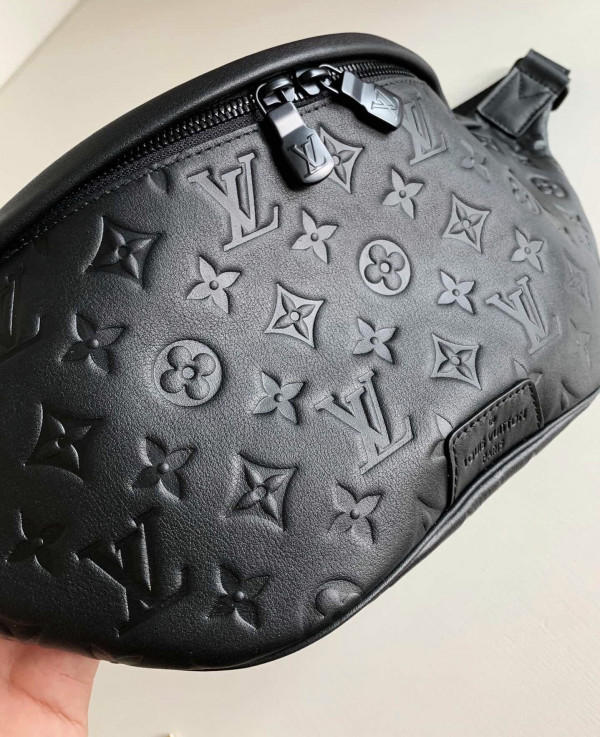 l**is V*t*n discovery bumbag