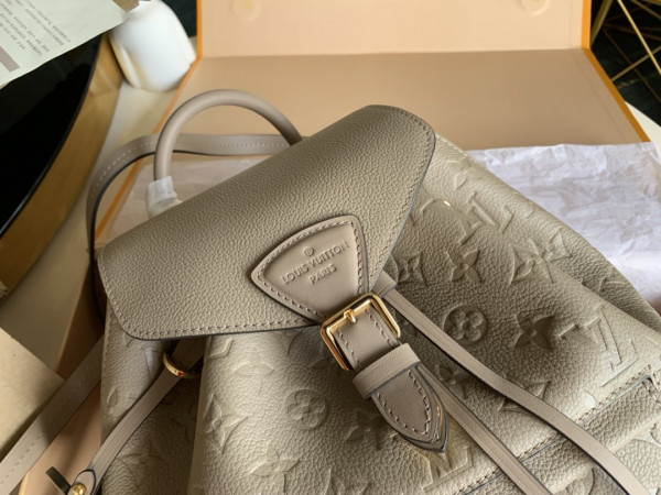 l**is V*t*n montsouris backpack