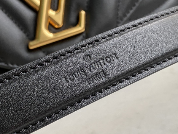 l**is V*t*n new wave chain bag