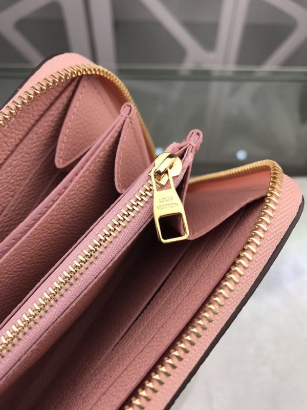 l**is V*t*n zippy wallet