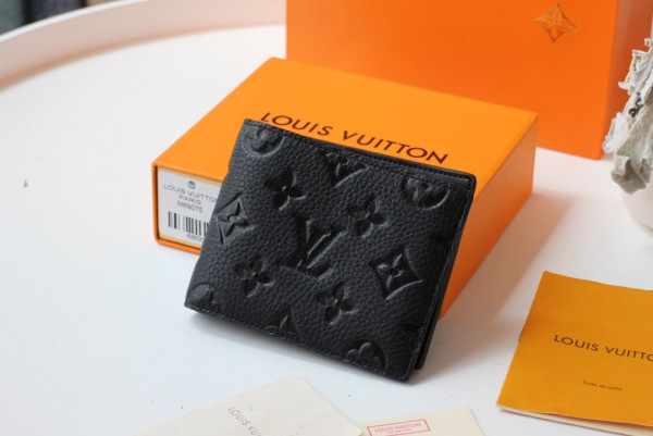l**is V*t*n slender wallet