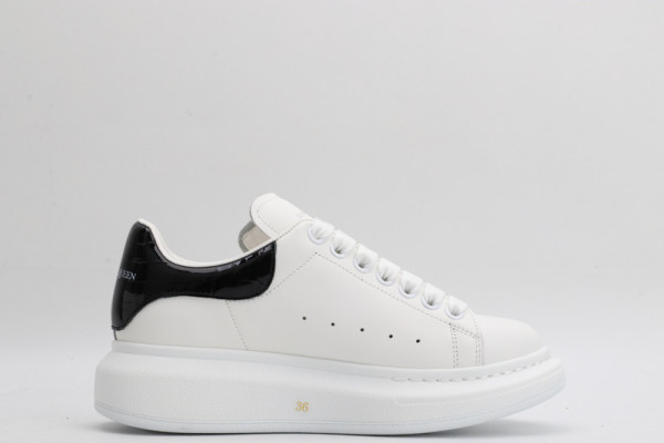 ALEXANDER MCQUEEN Oversized Sneaker