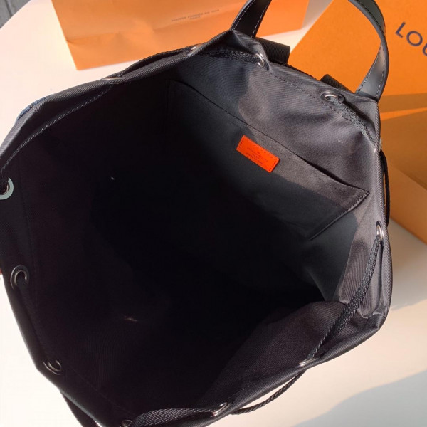 l**is V*t*n backpack