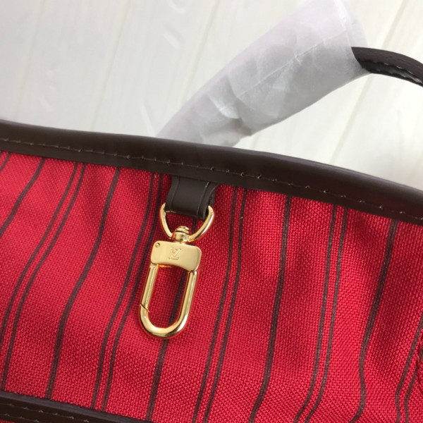 l**is V*t*n neverfull pm